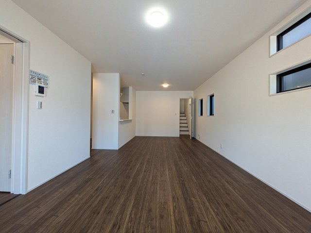 八王子市　下恩方町　新築一戸建て　１６期の居間・リビング|～20.0帖の明るく開放感のあるLDK、家族団欒の時間をお過ごしいただけます～