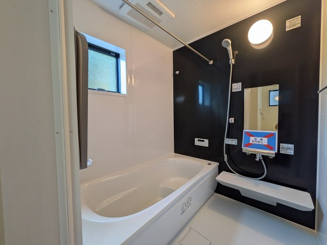 八王子市　下恩方町　新築一戸建て　１６期の浴室|～のびのびくつろげるバスルーム　１日の締めくくりに癒やしのバスタイムを～