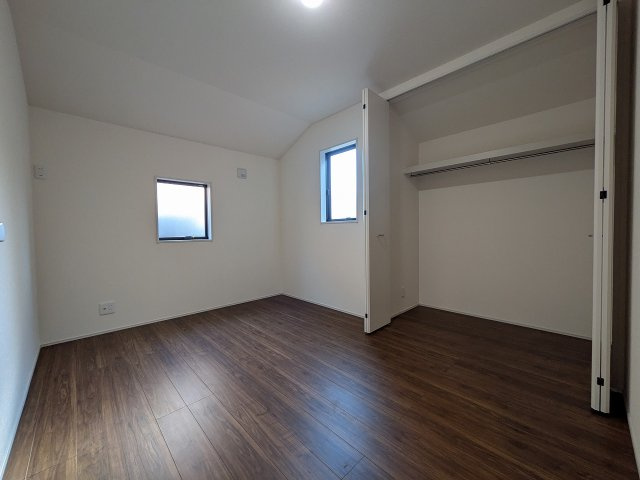 八王子市　下恩方町　新築一戸建て　１６期の洋室|～2階6.0帖の洋室　2面採光で明るく風通しの良いお部屋です～