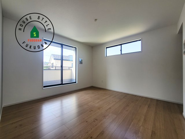 糟屋郡宇美町若草1丁目第4-3棟(3号棟)の寝室|主寝室には収納力に優れたクローゼットがありますので、お部屋もすっきり片付きます。