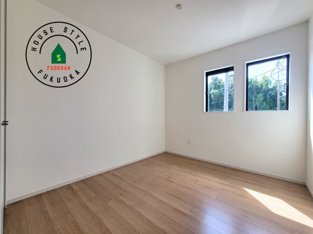 糟屋郡宇美町若草1丁目第4-3棟(3号棟)の洋室|採光良好な洋室は全居室、複層ガラスの遮熱効果と断熱効果で、一年中快適に過ごせます。