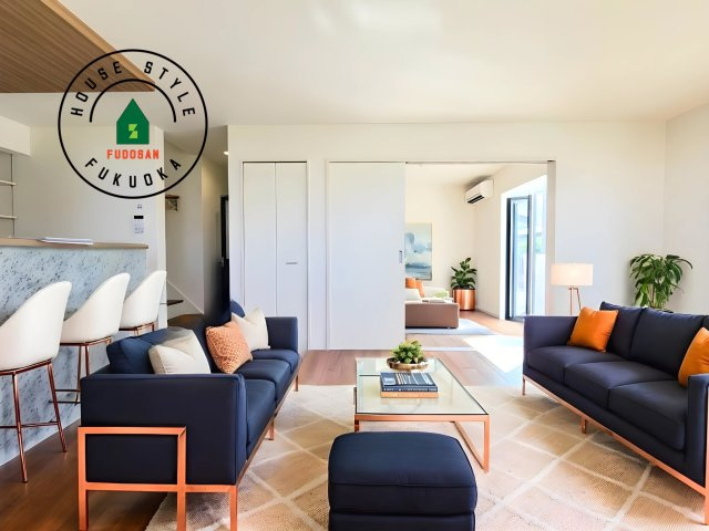 糟屋郡宇美町若草1丁目第4-3棟(3号棟)の居間・リビング|明るく開放的なリビングダイニングは豊かな陽光が注ぎ込み、やすらぎの空間を演出してくれます。ご家族で楽しいひとときをお過ごし下さい。※家具はCGを合成したものです。