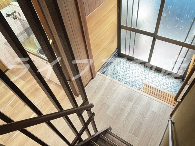 東大阪市花園東町１丁目のテラスの内装|きれいな内装です