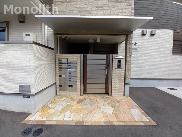 フジパレス岸和田駅北のエントランス