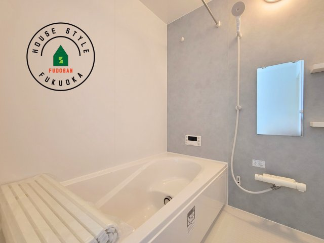 糟屋郡宇美町若草1丁目第4-3棟(4号棟)の浴室|1日の疲れを癒してくれる広々バスルーム。雨の日のお洗濯にも大活躍な浴室乾燥機付です！