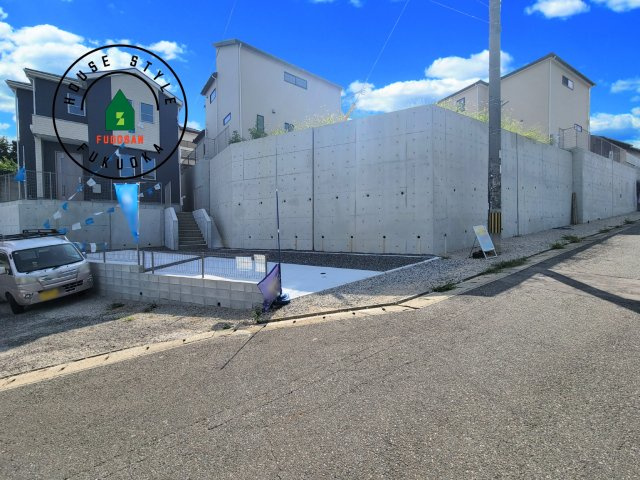 糟屋郡宇美町若草1丁目第4-3棟(4号棟)の前面道路含む現地写真|見学の時間などお気軽にお問い合わせ下さい。