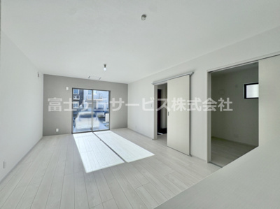 【居間・リビング】 | 豊橋市柱二番町 2期 新築一戸建て 2号棟 | 使いやすいリビングです