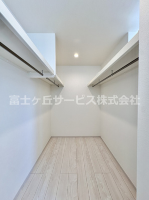 【収納】 | 豊橋市柱二番町 2期 新築一戸建て 2号棟 | 寝室のウォークインクローゼットです