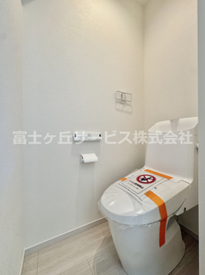 【トイレ】 | 豊橋市柱二番町 2期 新築一戸建て 2号棟 | 落ち着いた色調のトイレです