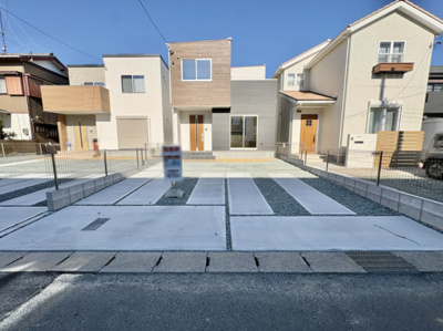 【駐車場】 | 豊橋市柱二番町 2期 新築一戸建て 2号棟 | 車をお持ちの方に嬉しい駐車場付きの物件です