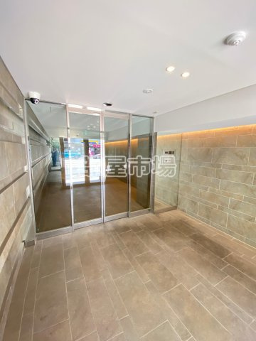 PREMIUM CUBE G 上野のエントランス