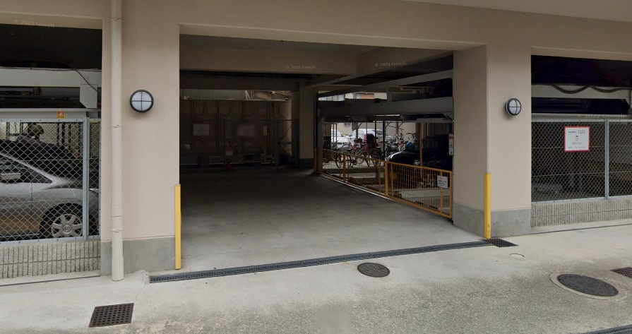 東大阪市高井田元町２丁目の賃貸マンションの駐車場