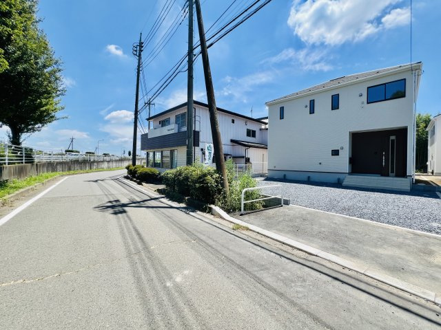 前橋市女屋町の前面道路含む現地写真|暮らしやすい住環境♪