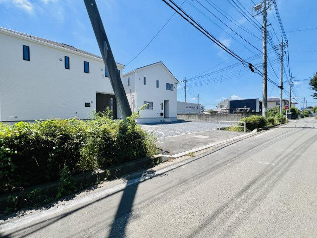 前橋市女屋町の前面道路含む現地写真|車の通りも少なく駐車も楽々♪