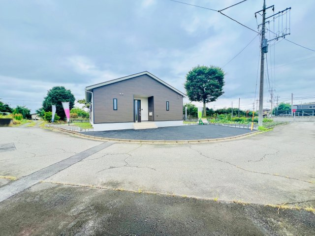 前橋市粕川町上東田面の前面道路含む現地写真|車の通りも少なく駐車も楽々♪
