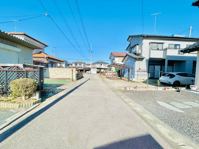 太田市市場町の前面道路含む現地写真|閑静な住宅街なので、出入りも安心♪