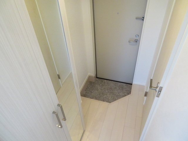 ハーモニーテラス御厨中の玄関