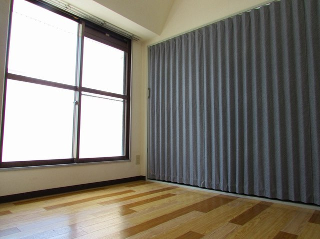 ＳＡＮＫＯラフィーネ三宮の洋室