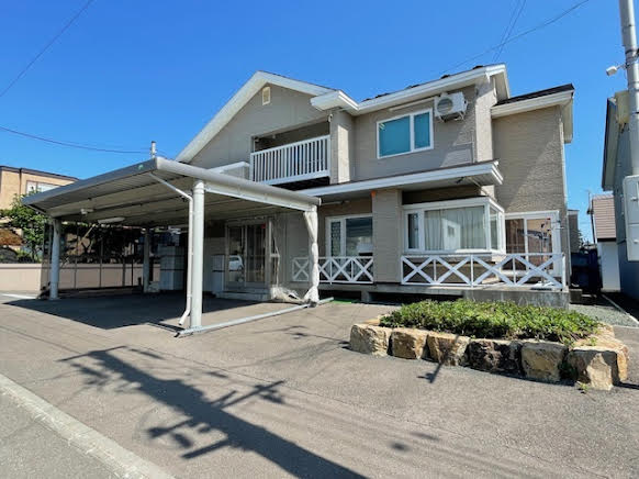 網走市つくしケ丘2丁目戸建の前面道路含む現地写真