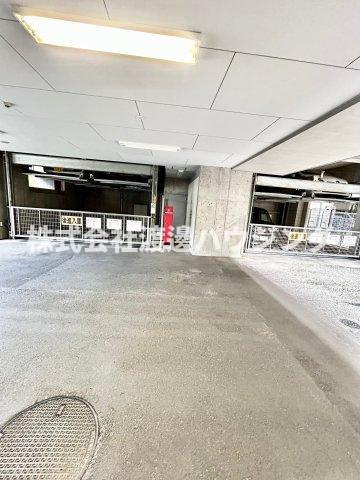 ES-Grande江坂公園の駐車場