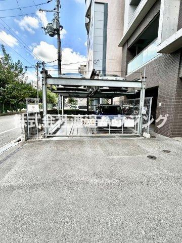 ES-Grande江坂公園の駐車場