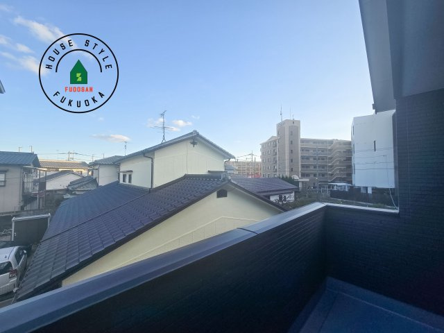 福岡市南区曰佐5丁目第3-2棟(2号棟)の展望|窓から緑が見える物件も魅力的です。