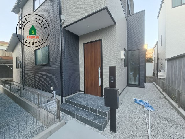 福岡市南区曰佐5丁目第3-2棟(2号棟)の外観：施工例|おでかけの時も帰った時も、「我が家」を最初に感じでもらえる素敵な空間に。