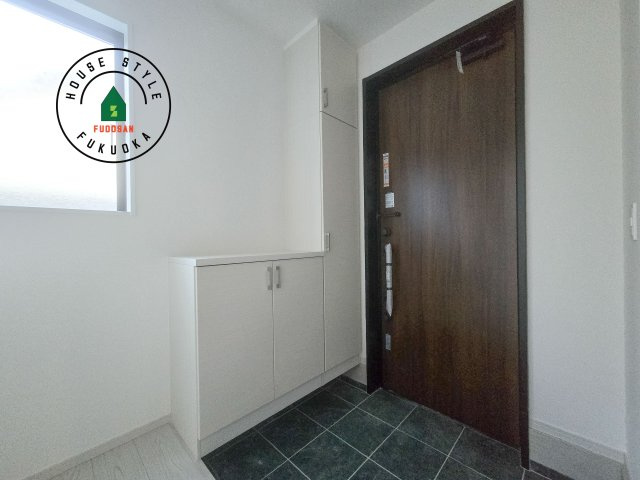 福岡市南区曰佐5丁目第3-2棟(2号棟)の防犯設備|二重ロックでしっかり防犯対策ができます。