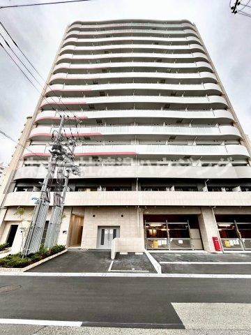 セレニテ江坂グランデの外観