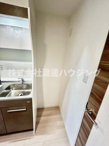 セレニテ江坂グランデのその他|冷蔵庫スペース