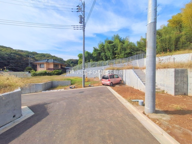 祝：成約済み　八王子市　上柚木　売地の前面道路含む現地写真|～仲介手数料無料☆八王子ひなた不動産～八王子市上柚木　売地