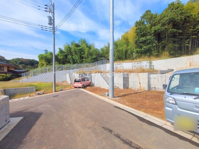 祝：成約済み　八王子市　上柚木　売地の前面道路含む現地写真|～仲介手数料無料☆八王子ひなた不動産～八王子市上柚木　売地