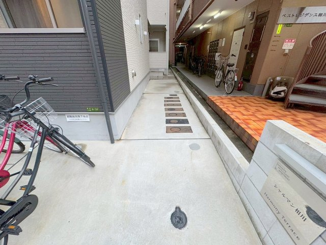 シャルマン相川のエントランス