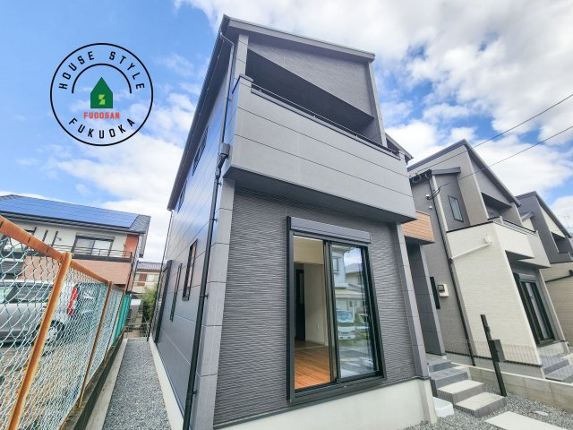 春日市弥生7丁目第1-3棟(1号棟)の外観|デザイン性のある外観です。