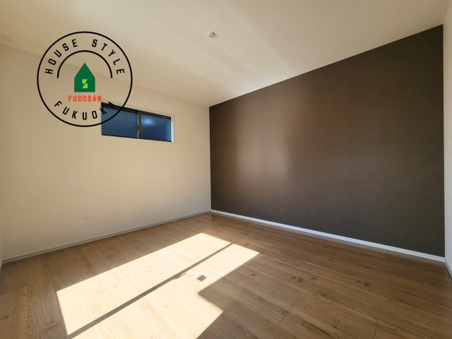 春日市須玖北4丁目第2-2棟(1号棟)の寝室|主寝室には収納力に優れたクローゼットがありますので、お部屋もすっきり片付きます。