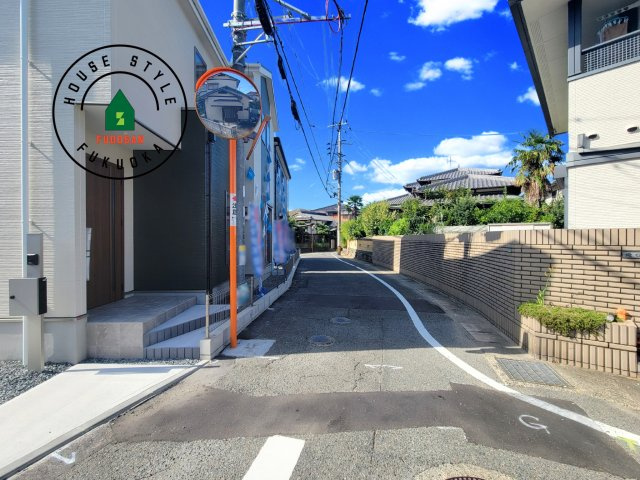 春日市須玖北4丁目第2-2棟(1号棟)の前面道路含む現地写真|前面道路です。
