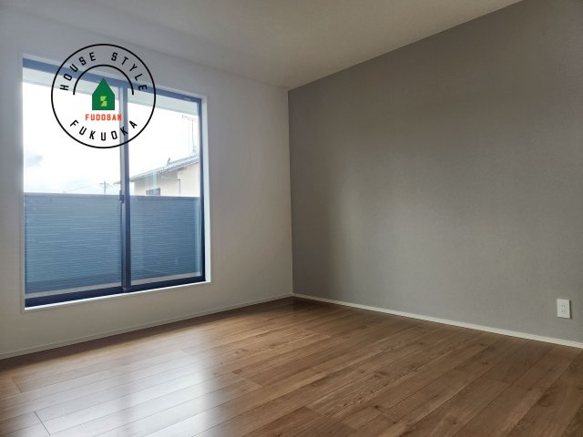 福津市津屋崎2丁目第3-2棟（1号棟）の寝室|主寝室には収納力に優れたクローゼットがありますので、お部屋もすっきり片付きます。