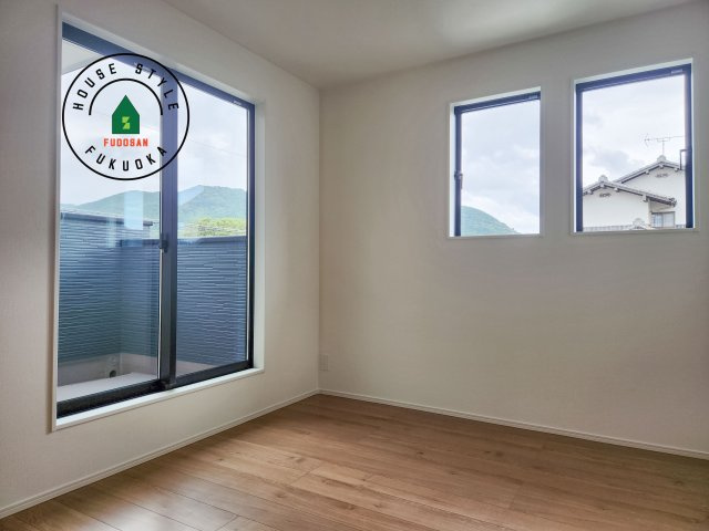 福津市津屋崎2丁目第3-2棟（1号棟）の洋室|落ち着いた色調の洋室です。