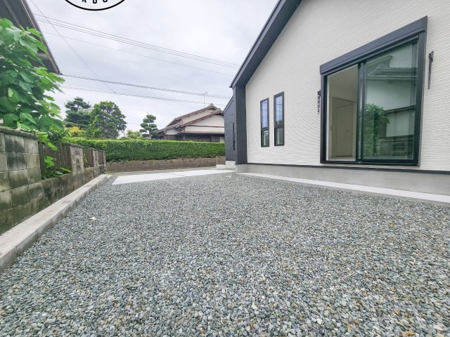 福津市津屋崎2丁目第3-2棟（2号棟）の庭|お庭で自由な時間を過ごせます。