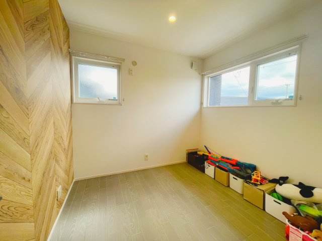 築浅積水施工中古住宅♪太陽光有の洋室