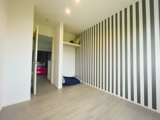 築浅積水施工中古住宅♪太陽光有の洋室