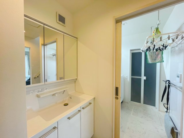 築浅積水施工中古住宅♪太陽光有の独立洗面台