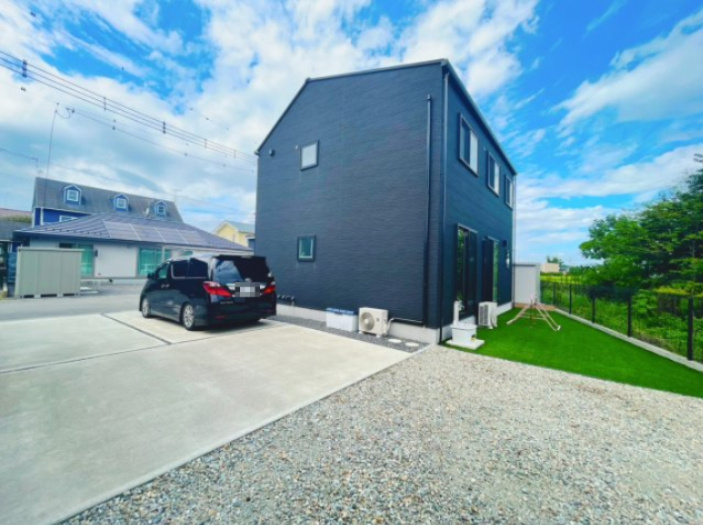 築浅積水施工中古住宅♪太陽光有の庭