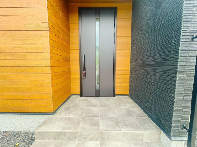 築浅積水施工中古住宅♪太陽光有の玄関