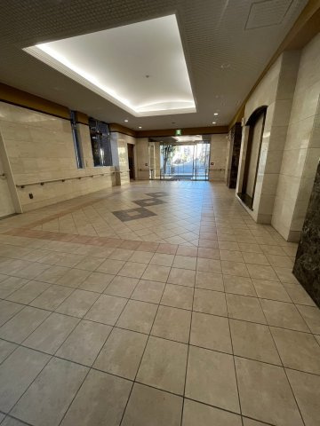 ライオンズマンション中津のロビー