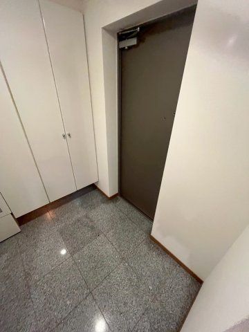 ライオンズマンション中津の玄関