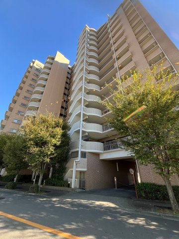 ライオンズマンション中津の外観