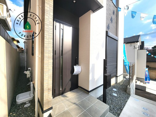 福岡市城南区友丘6丁目第3-4棟（1号棟）の玄関|おでかけの時も帰った時も、「我が家」を最初に感じでもらえる素敵な空間に。