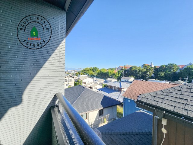 福岡市城南区友丘6丁目第3-4棟（3号棟）の展望|窓から緑が見える物件も魅力的です。