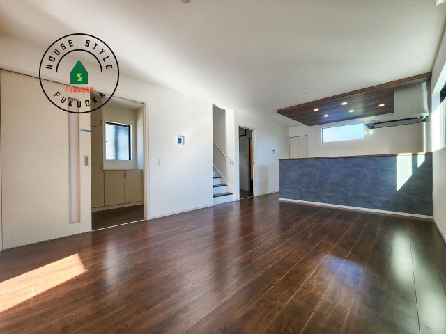 福岡市城南区友丘6丁目第3-4棟（3号棟）のダイニング|キッチンから立ち込める香りが今日の料理を期待させます。